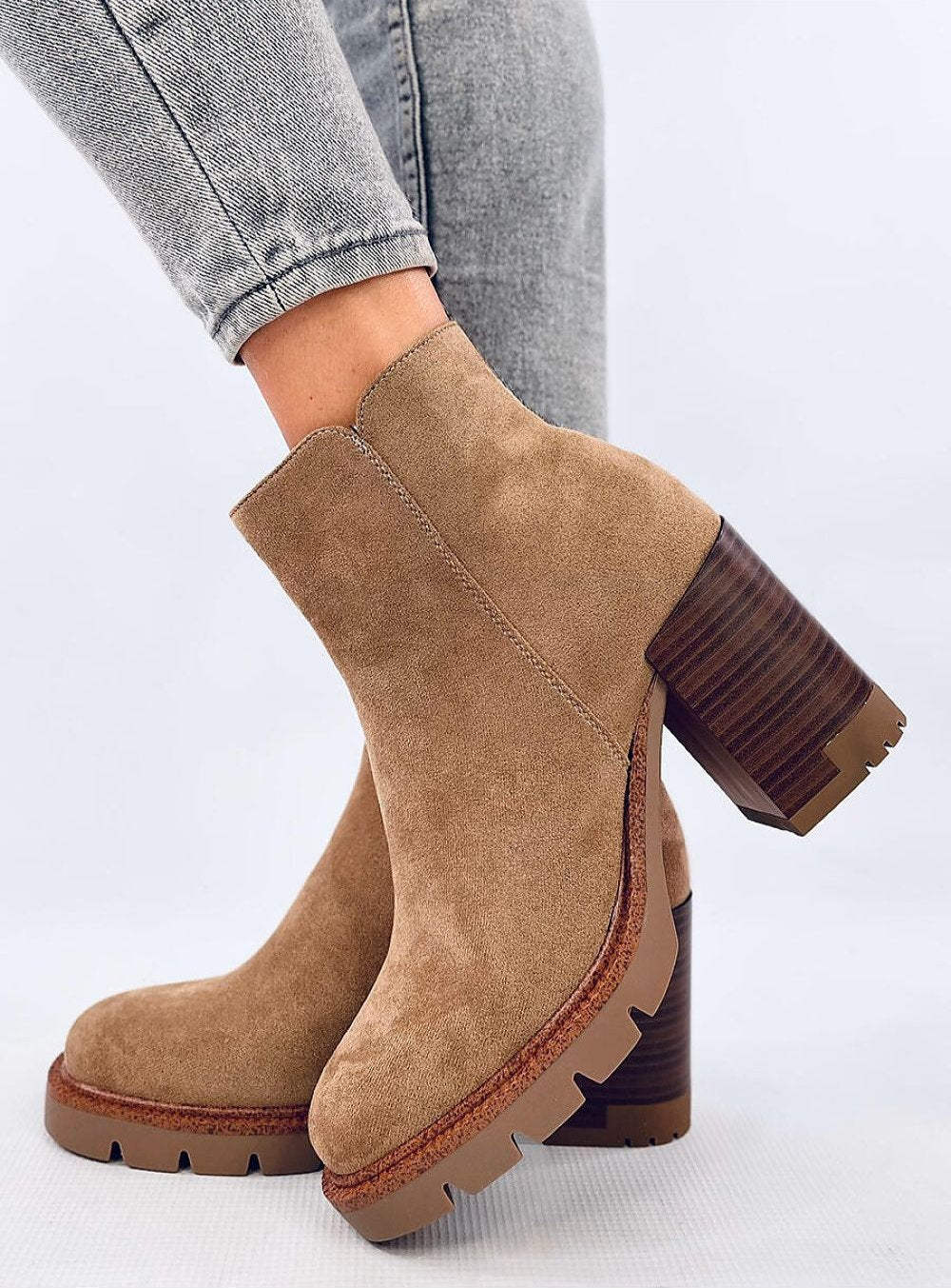 Dameslaarzen halfhoog met hoge hak