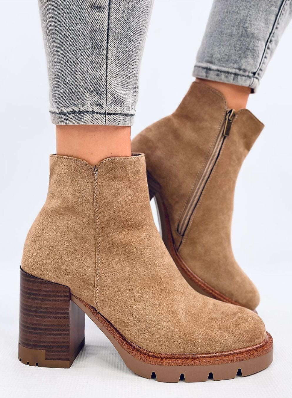 Dameslaarzen halfhoog met hoge hak